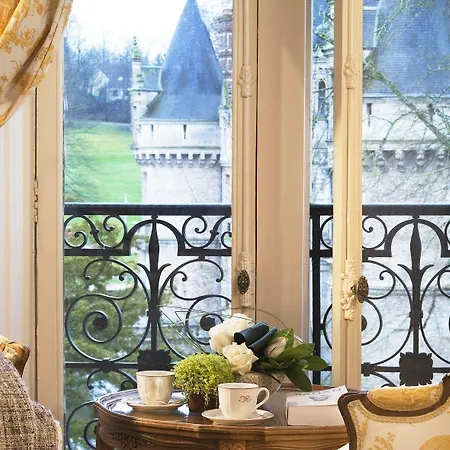 Chateau D'esclimont 5*