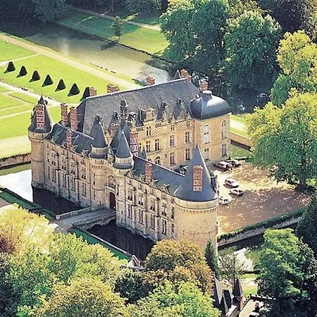 Chateau D'esclimont Hotel