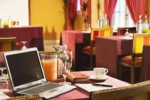 Hotel Chateau D'esclimont 5*